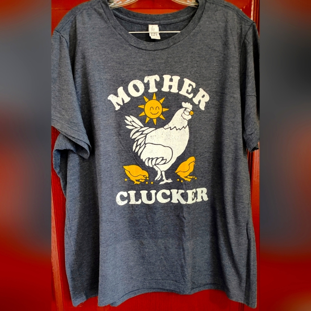 NWOT Mother Cluckin' Short-sleeved Tee Shirt, Size XL #96